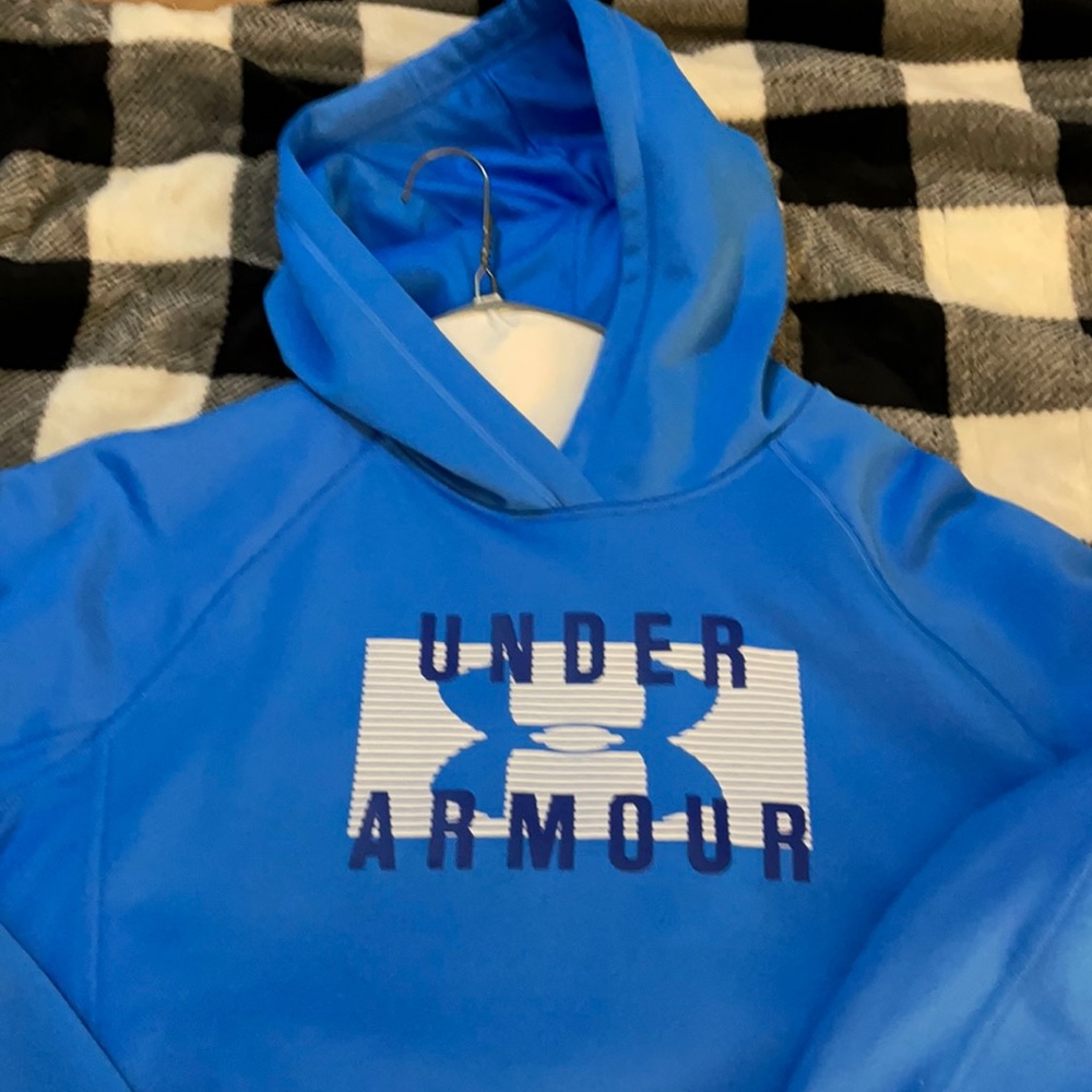 Size Large, Under Armour Storm Pull Over Blue